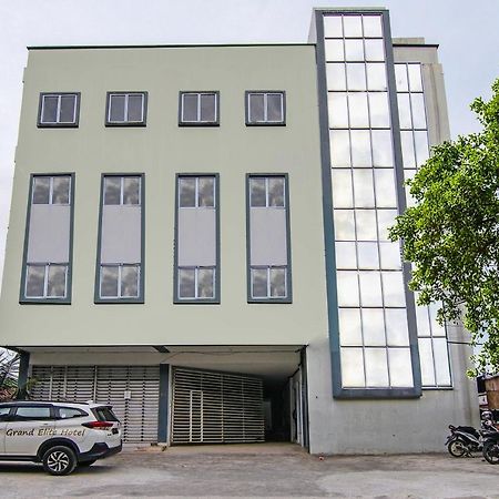 ホテル Oyo 92300 Koala House プカンバル エクステリア 写真
